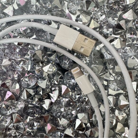 Apple White USB Charging Cable iPhone new without tags cable charger - Picture 2 of 3